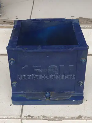 Cast-Iron Cube Moulds 15cm