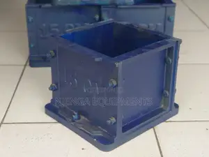 Cast-Iron Cube Moulds 15cm