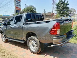 Toyota Hilux 2021 Gray
