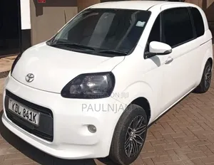 Toyota Porte 2016