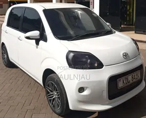 Toyota Porte 2016