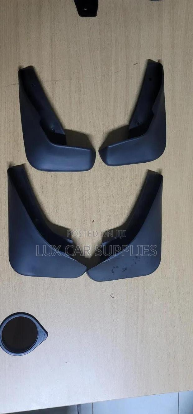 4-Piece Set of Custom-Molded Car Mud Flaps Mazda 2/Demio