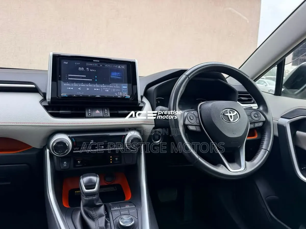 Toyota RAV4 2019 Green