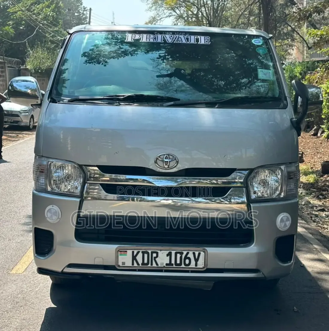 Toyota HiAce 2017 Silver
