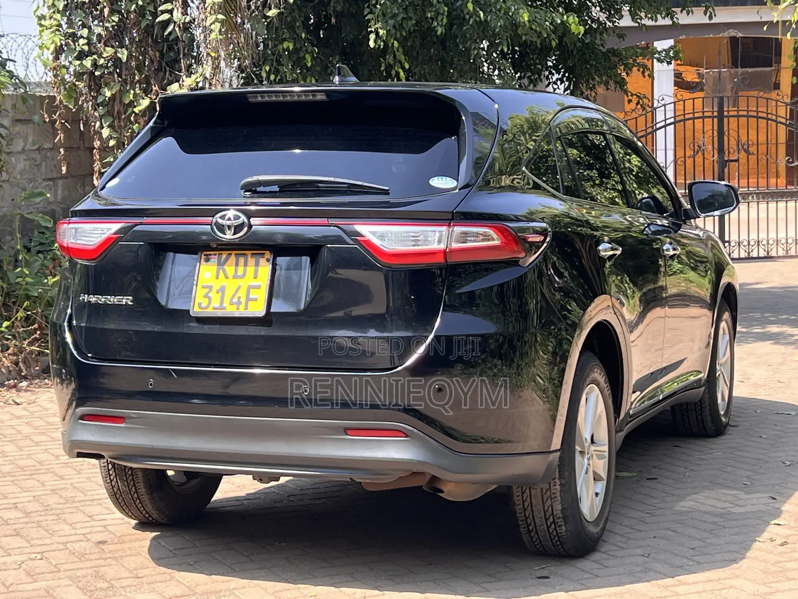 Toyota Harrier 2.0 2018 Black