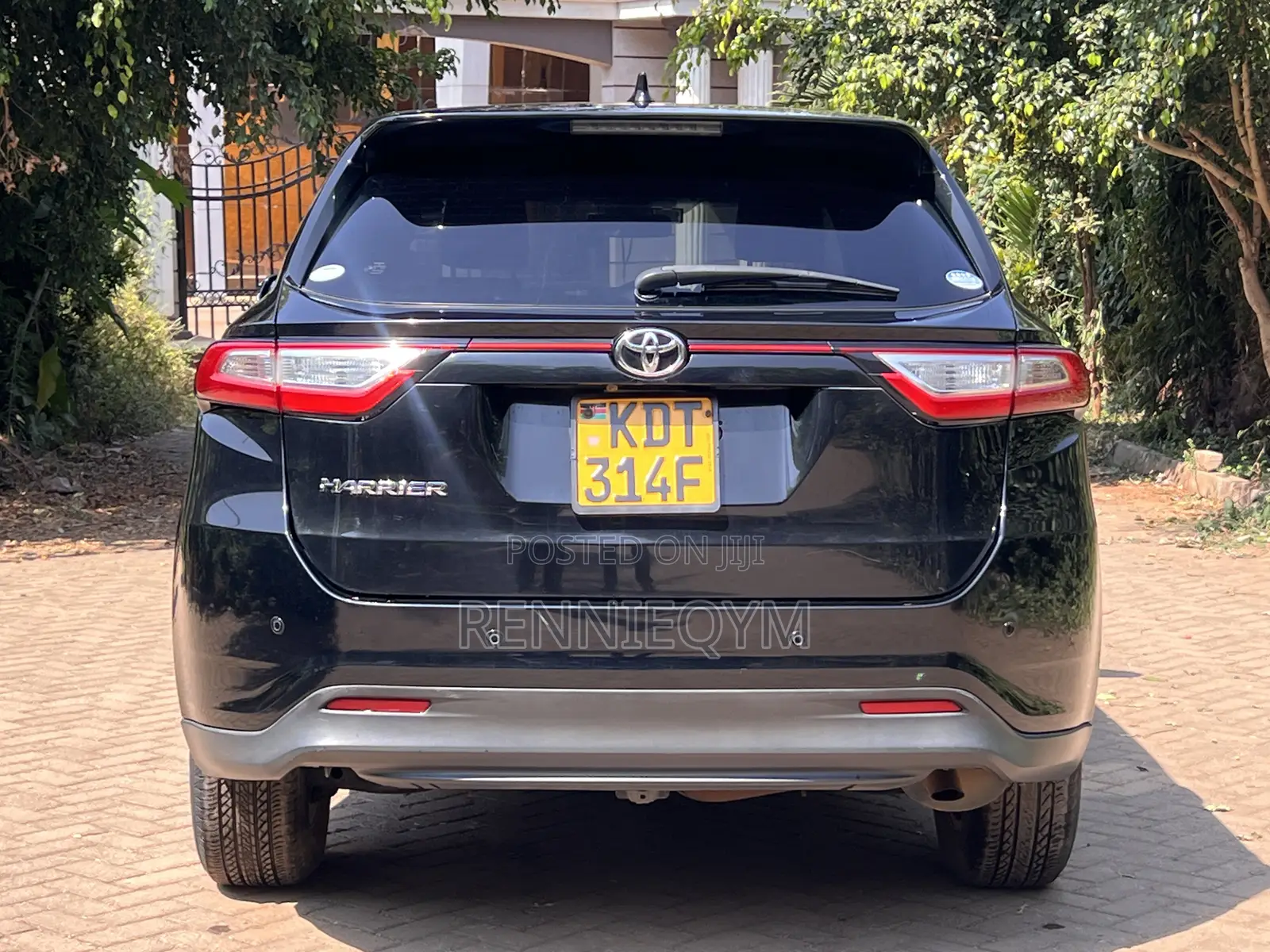 Toyota Harrier 2.0 2018 Black