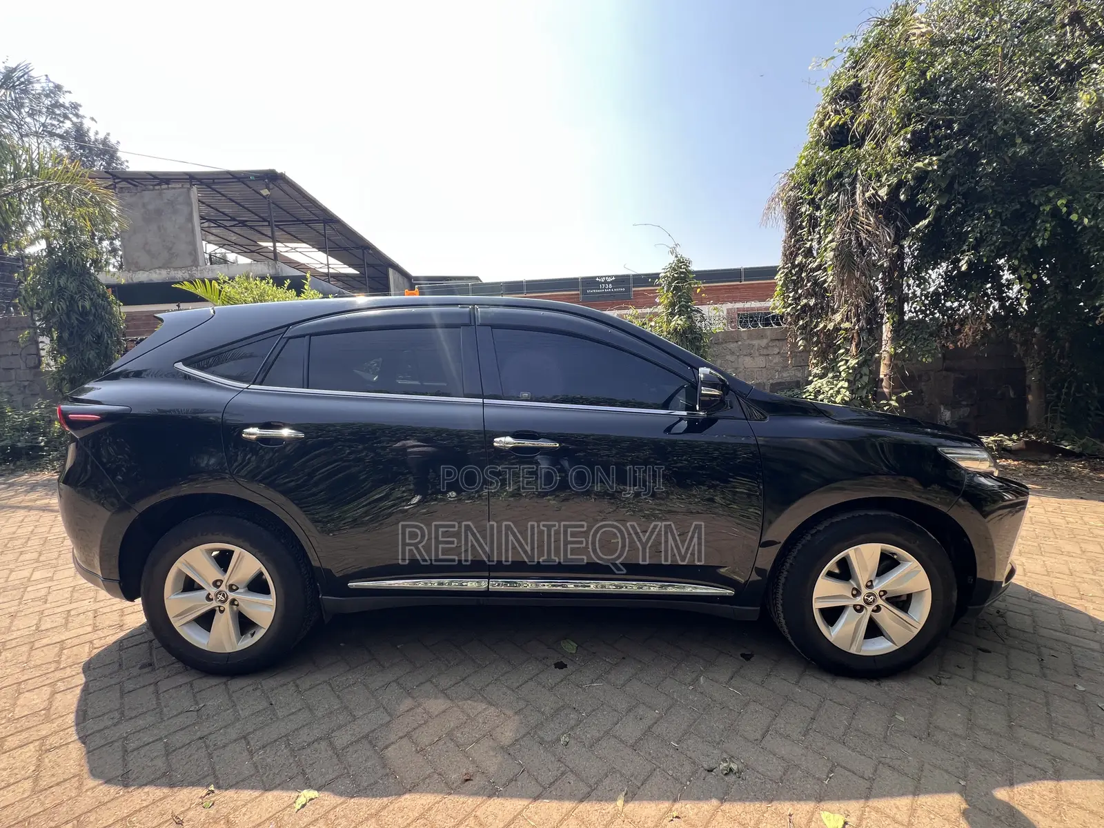 Toyota Harrier 2.0 2018 Black