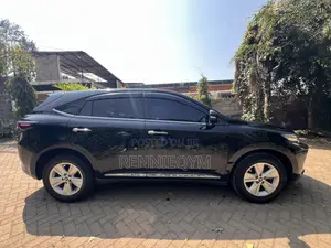 Toyota Harrier 2.0 2018 Black