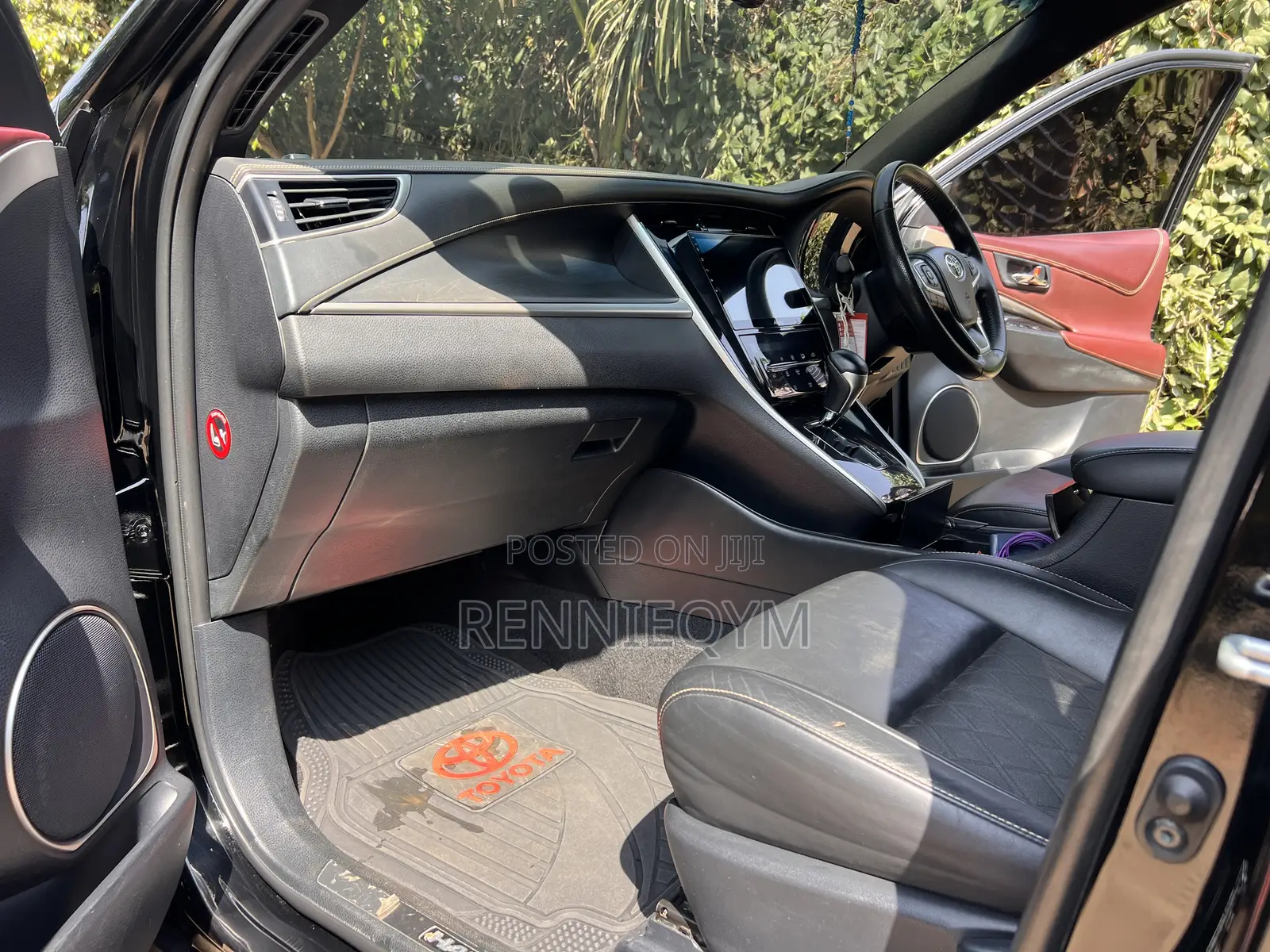 Toyota Harrier 2.0 2018 Black