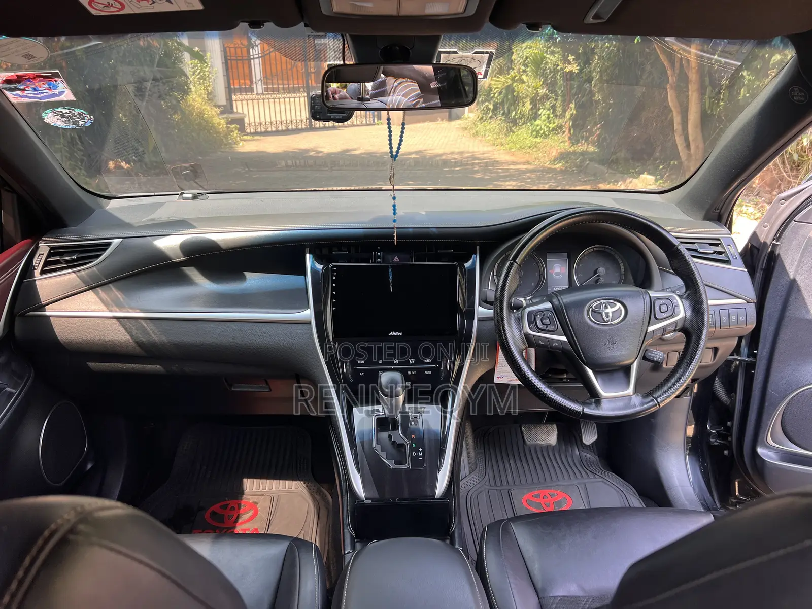 Toyota Harrier 2.0 2018 Black