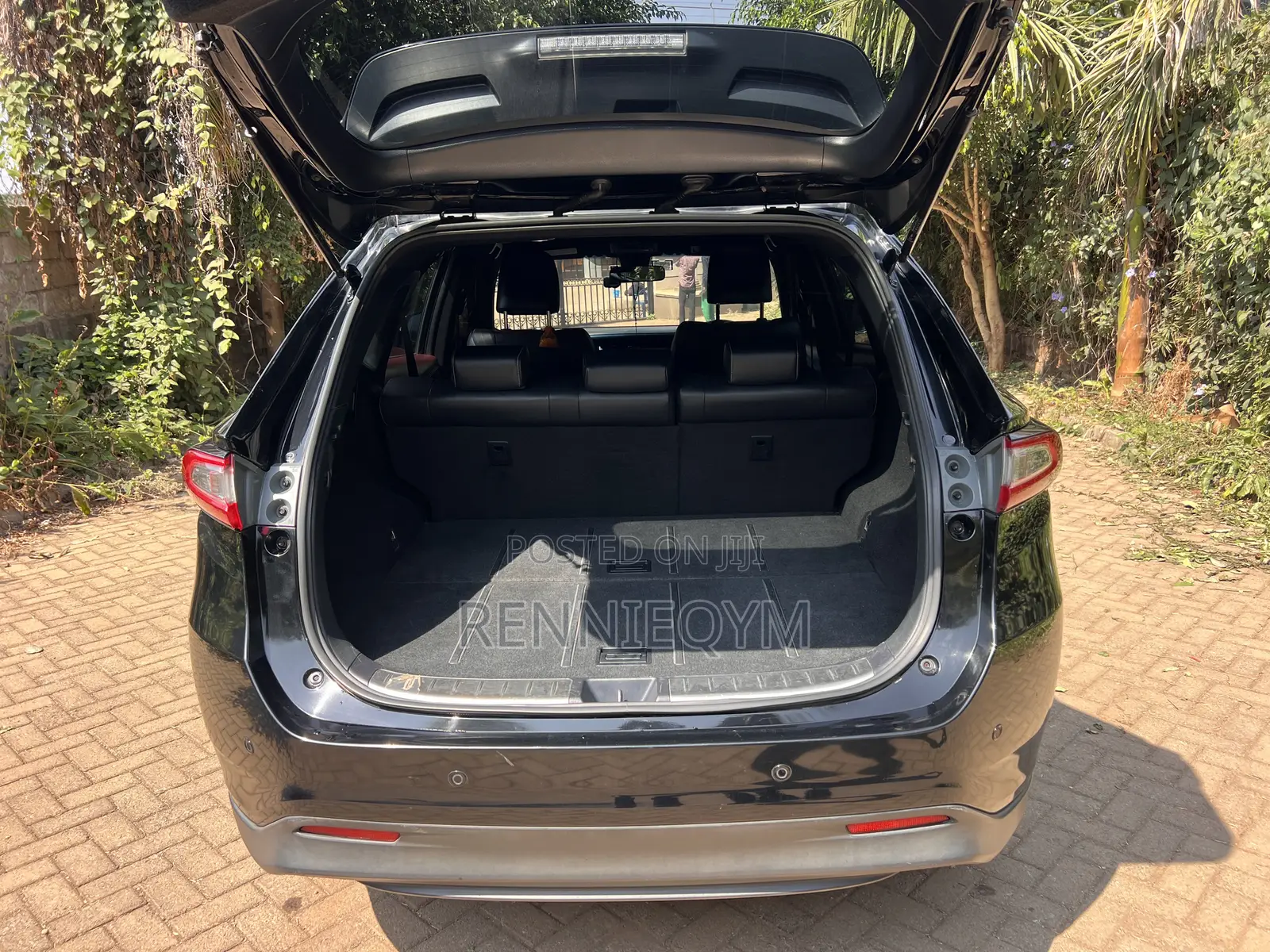 Toyota Harrier 2.0 2018 Black