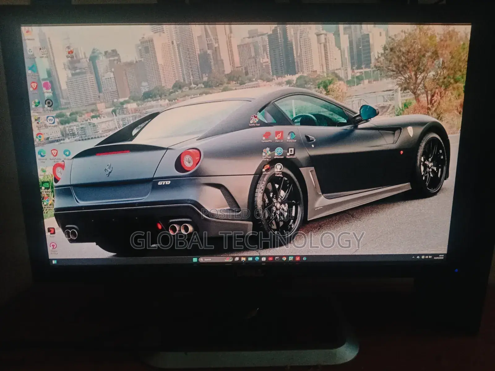 Dell Ultrasharp U2711 QHD 27inch 6 in-Puts 2560x1440