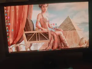 Dell Ultrasharp U2711 QHD 27inch 6 in-Puts 2560x1440