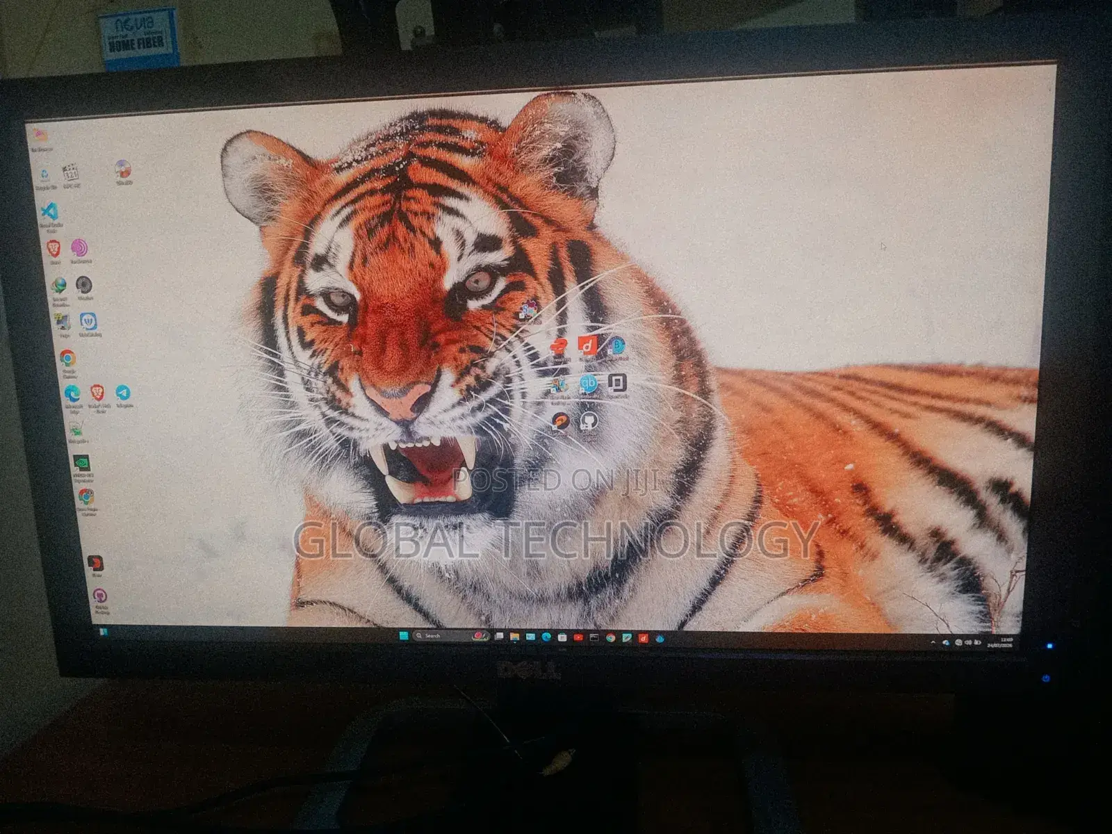 Dell Ultrasharp U2711 QHD 27inch 6 in-Puts 2560x1440