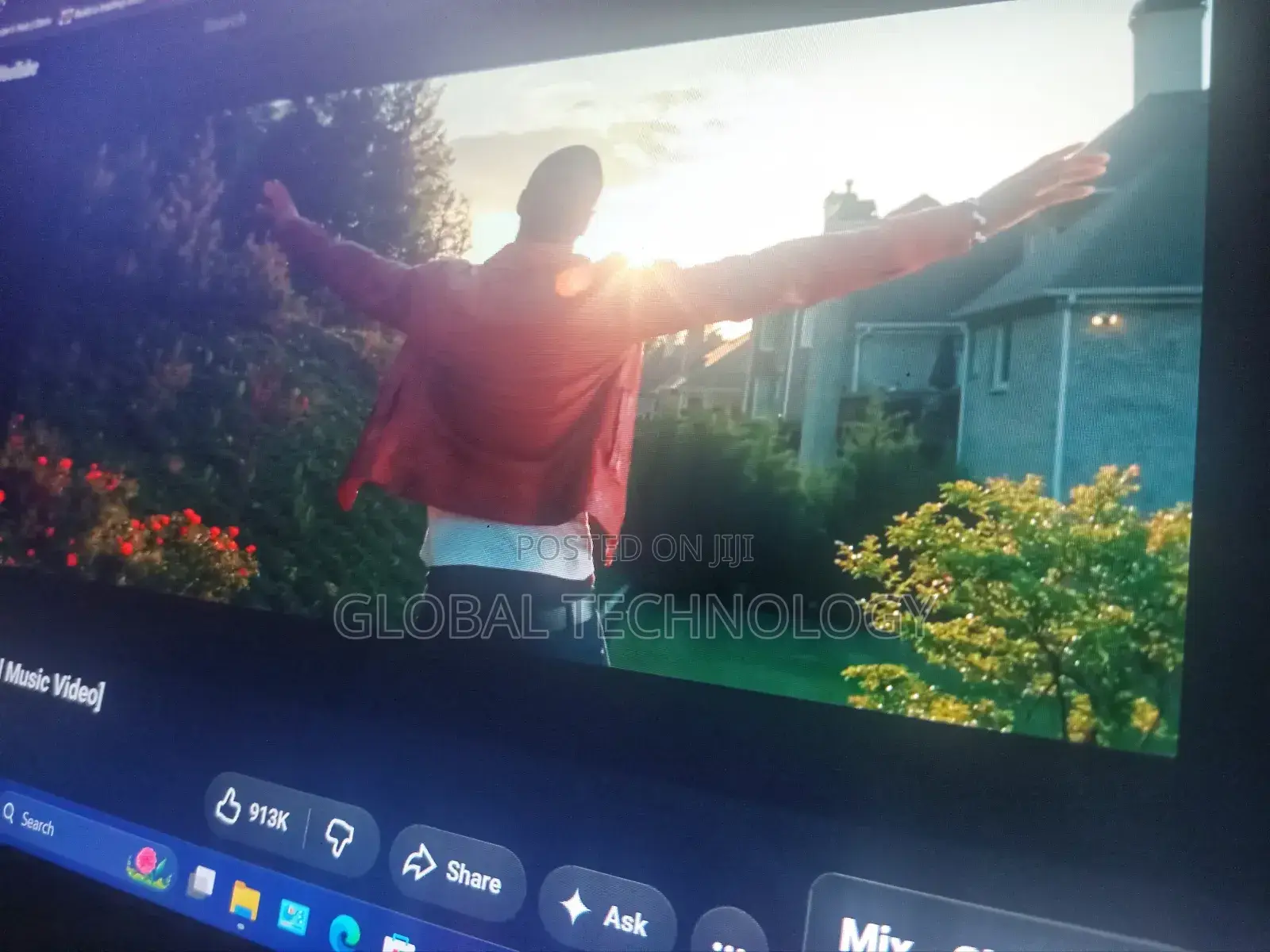 Dell Ultrasharp U2711 QHD 27inch 6 in-Puts 2560x1440