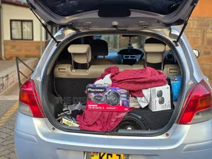 Toyota Vitz 2010 Silver