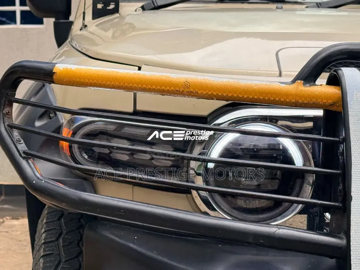Toyota FJ Cruiser 4x4 Automatic 2012 Beige