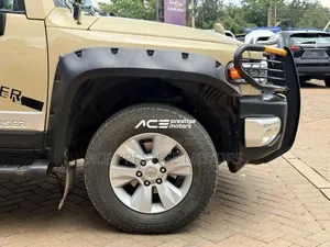 Toyota FJ Cruiser 4x4 Automatic 2012 Beige