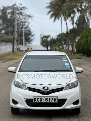 Toyota Vitz 1.0 FWD 3dr 2013 White