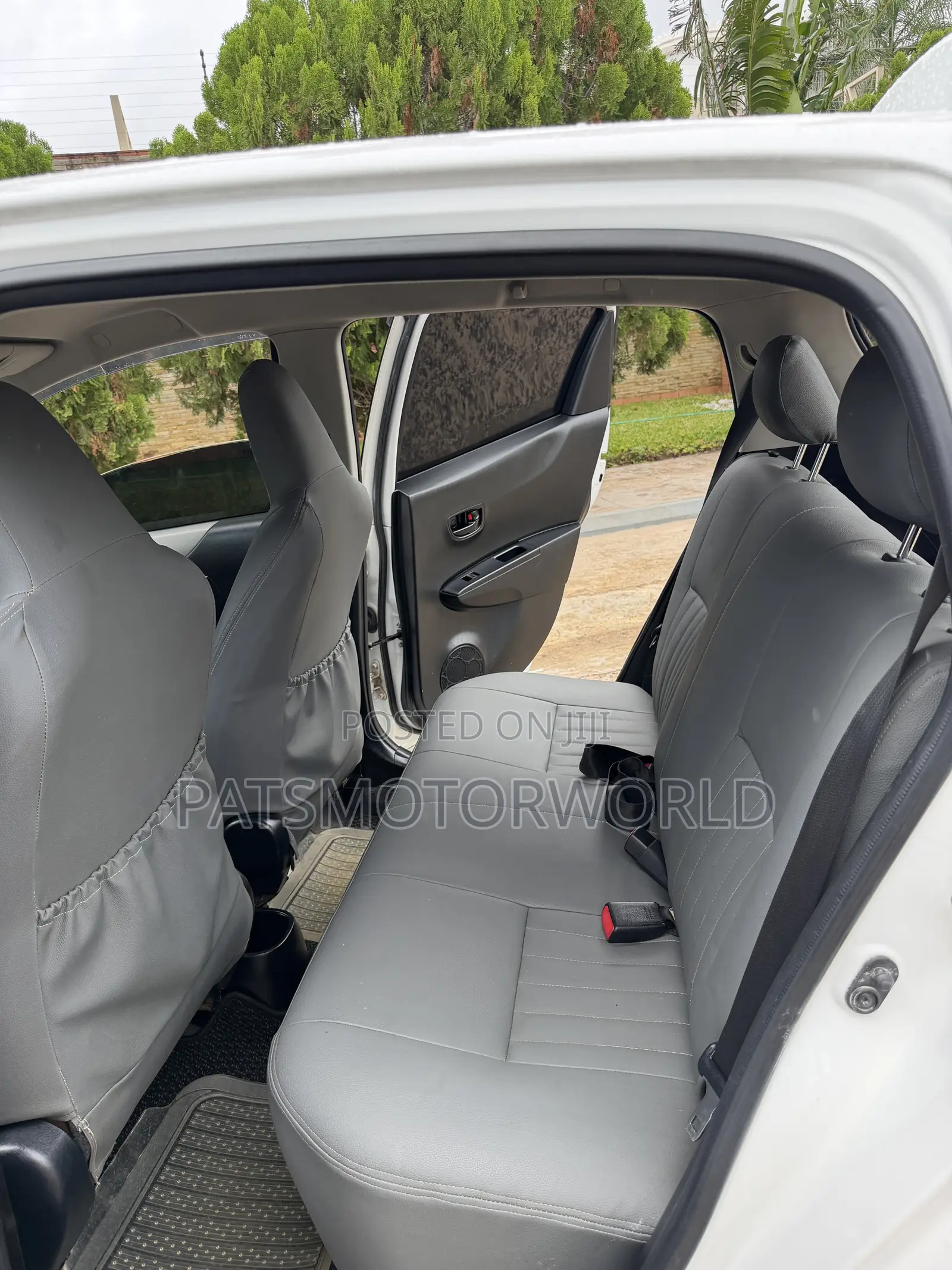 Toyota Vitz 1.0 FWD 3dr 2013 White