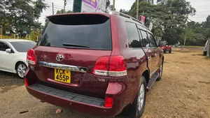 Toyota Land Cruiser 2010 Red