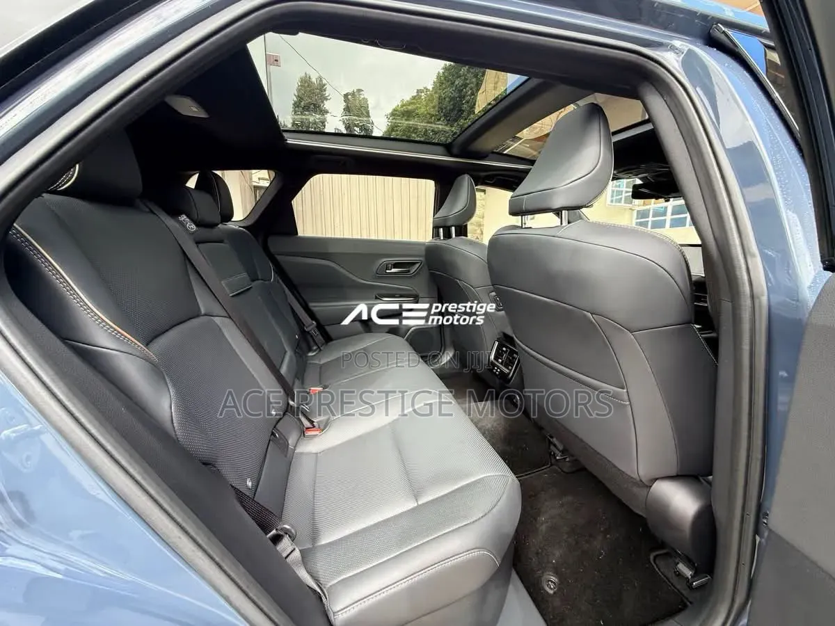 Toyota Crown 2025 Gray