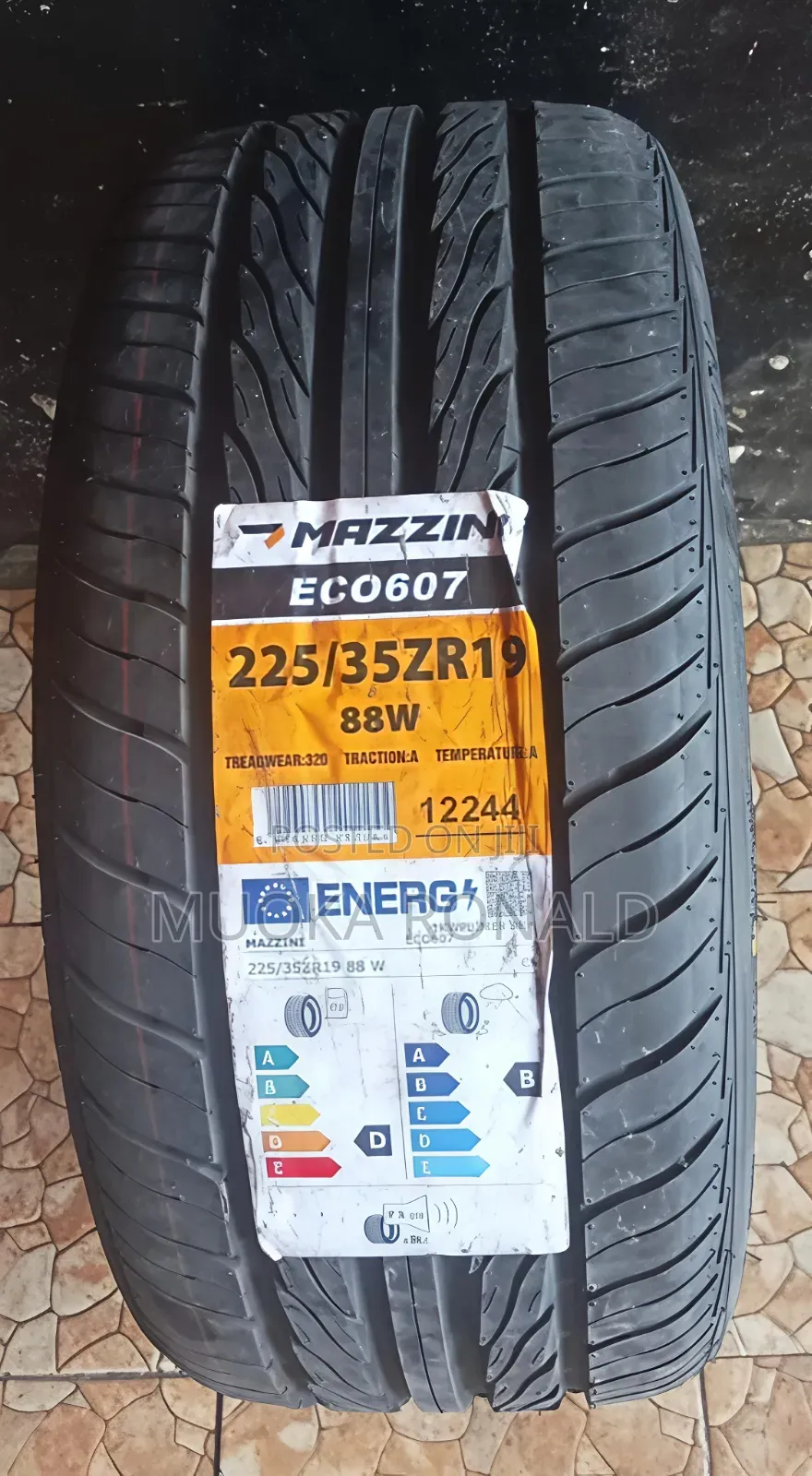 225/35r19 Mazzini Tyre (V-Shape