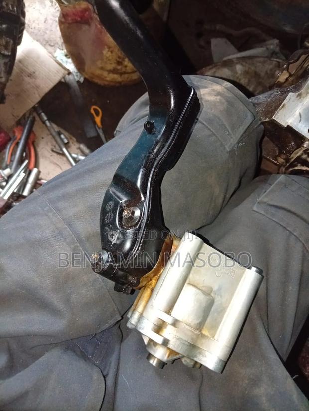 Ford Escape Oil Pump - thumbnail 5