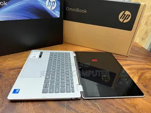 New Laptop HP OmniBook 5 Flip 16GB Intel Core i7 SSD 512GB