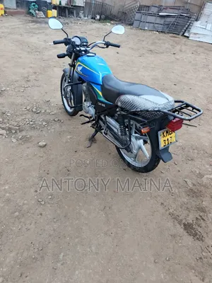 Honda CB 2022 Blue