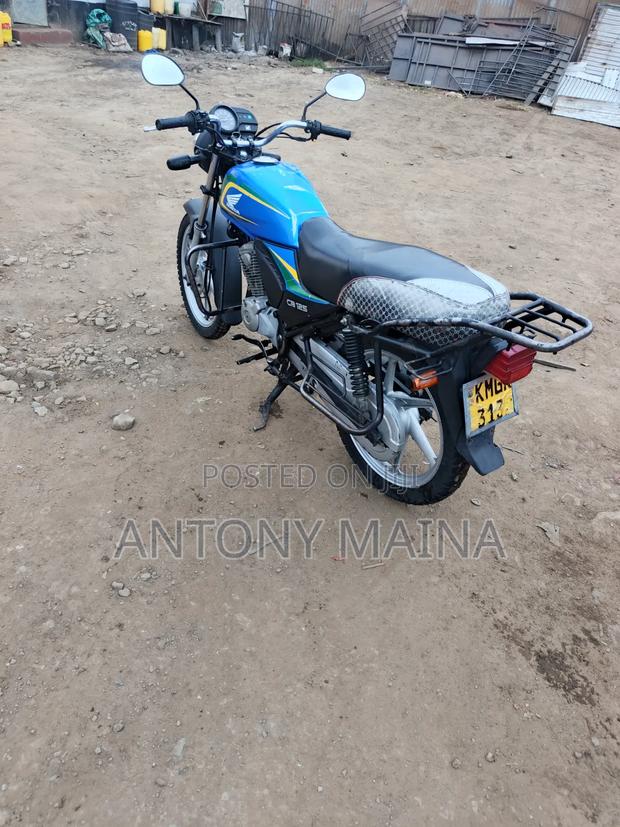 Honda CB 2022 Blue