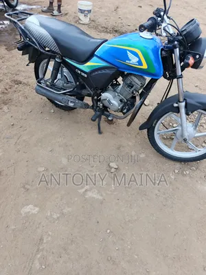 Honda CB 2022 Blue