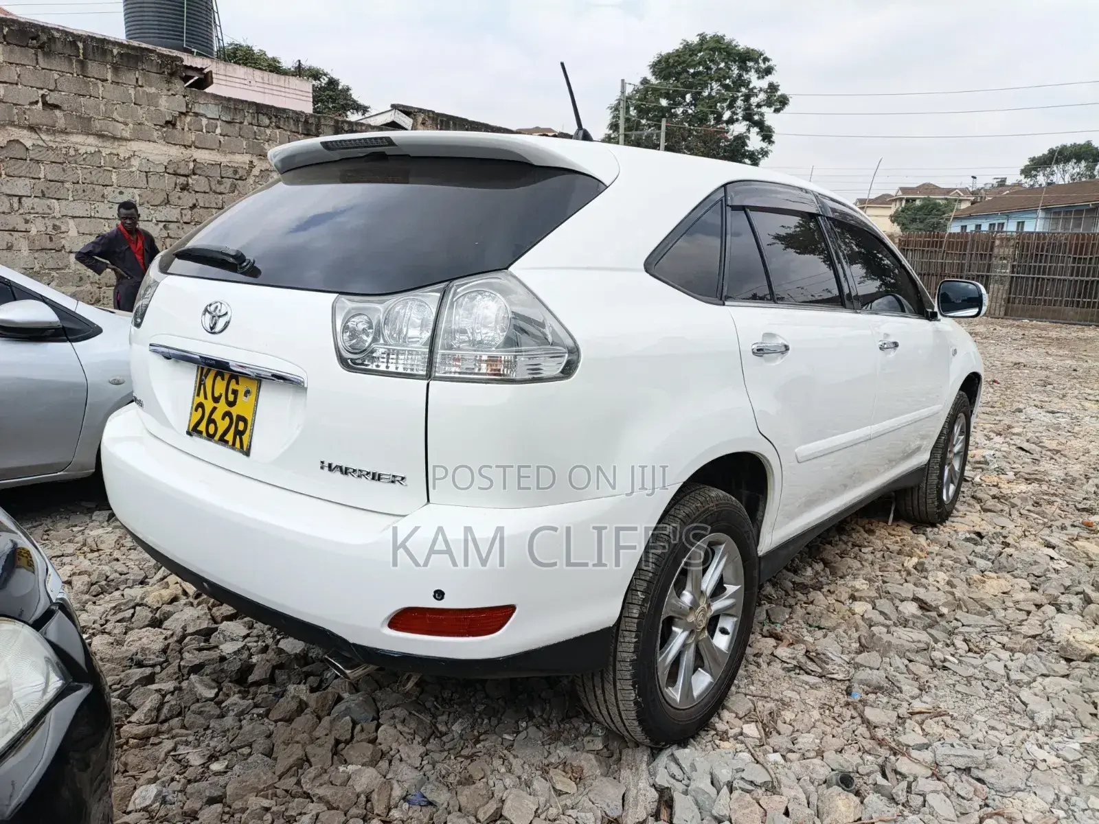 Toyota Harrier 240G 2009 White