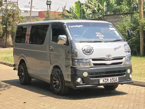Toyota HiAce 2010 Silver
