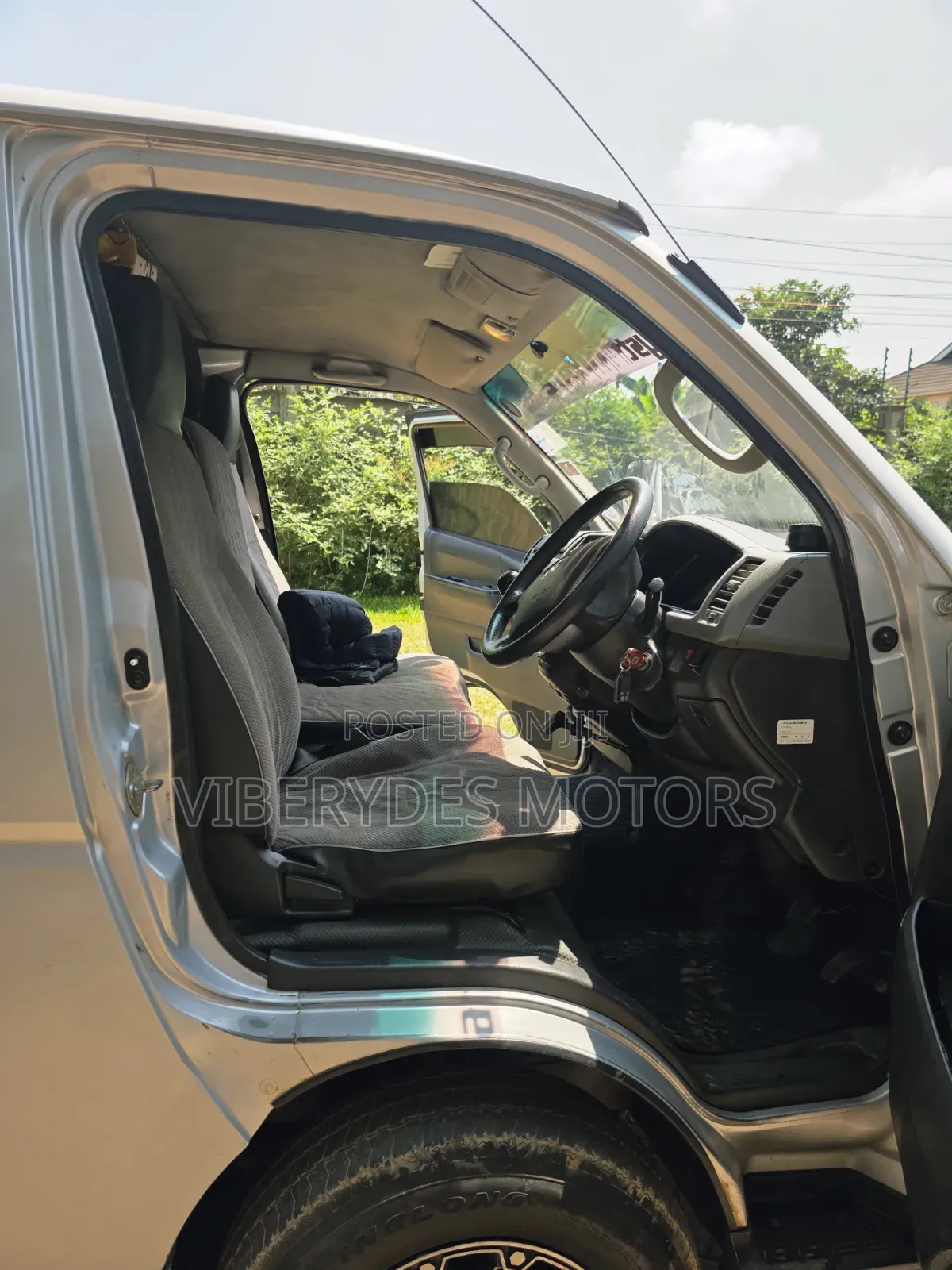 Toyota HiAce 2010 Silver