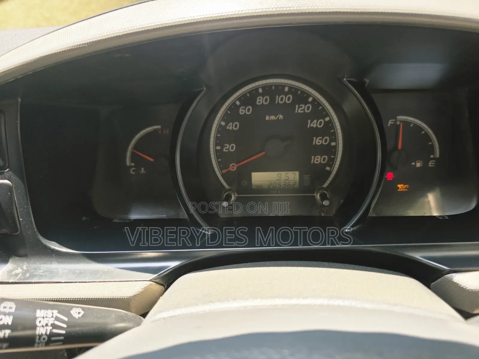 Toyota HiAce 2010 Silver