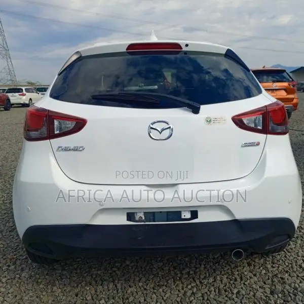 Mazda Demio 2018 White