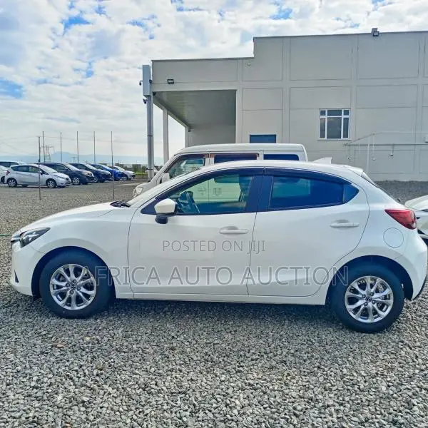 Mazda Demio 2018 White