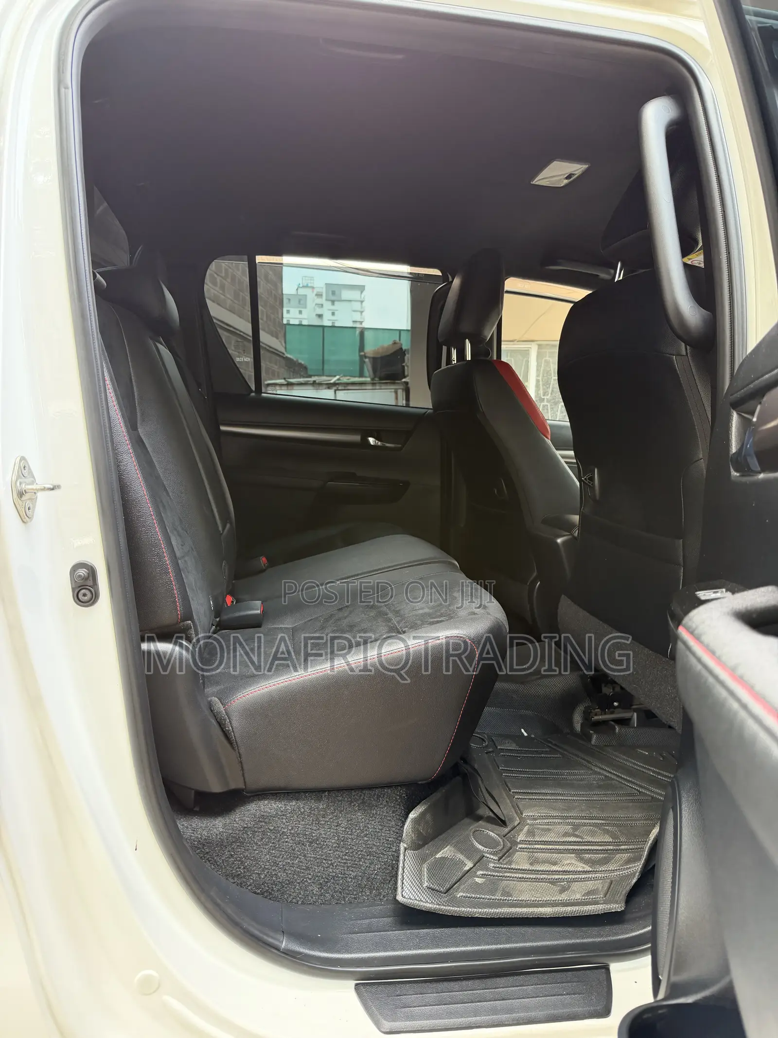 Toyota Hilux Revo Double Cab Deisel 2.4 AWD 2022 Pearl