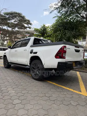 Toyota Hilux Revo Double Cab Deisel 2.4 AWD 2022 Pearl