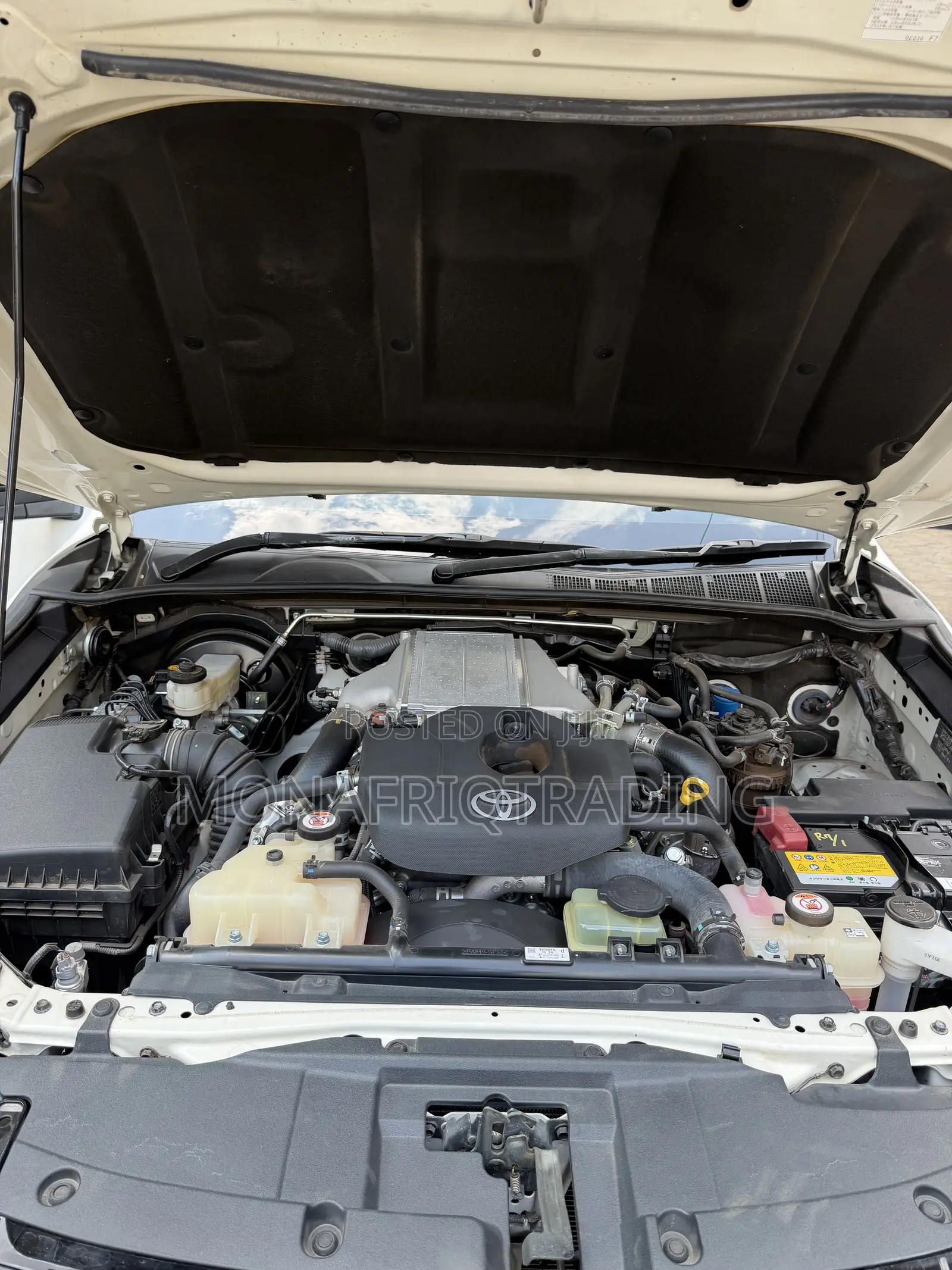 Toyota Hilux Revo Double Cab Deisel 2.4 AWD 2022 Pearl
