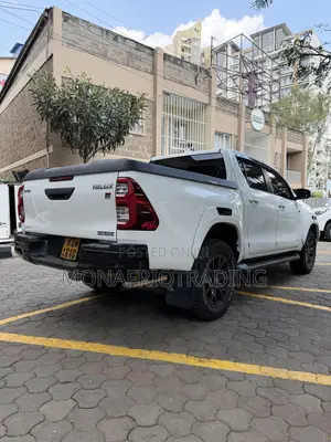 Toyota Hilux Revo Double Cab Deisel 2.4 AWD 2022 Pearl