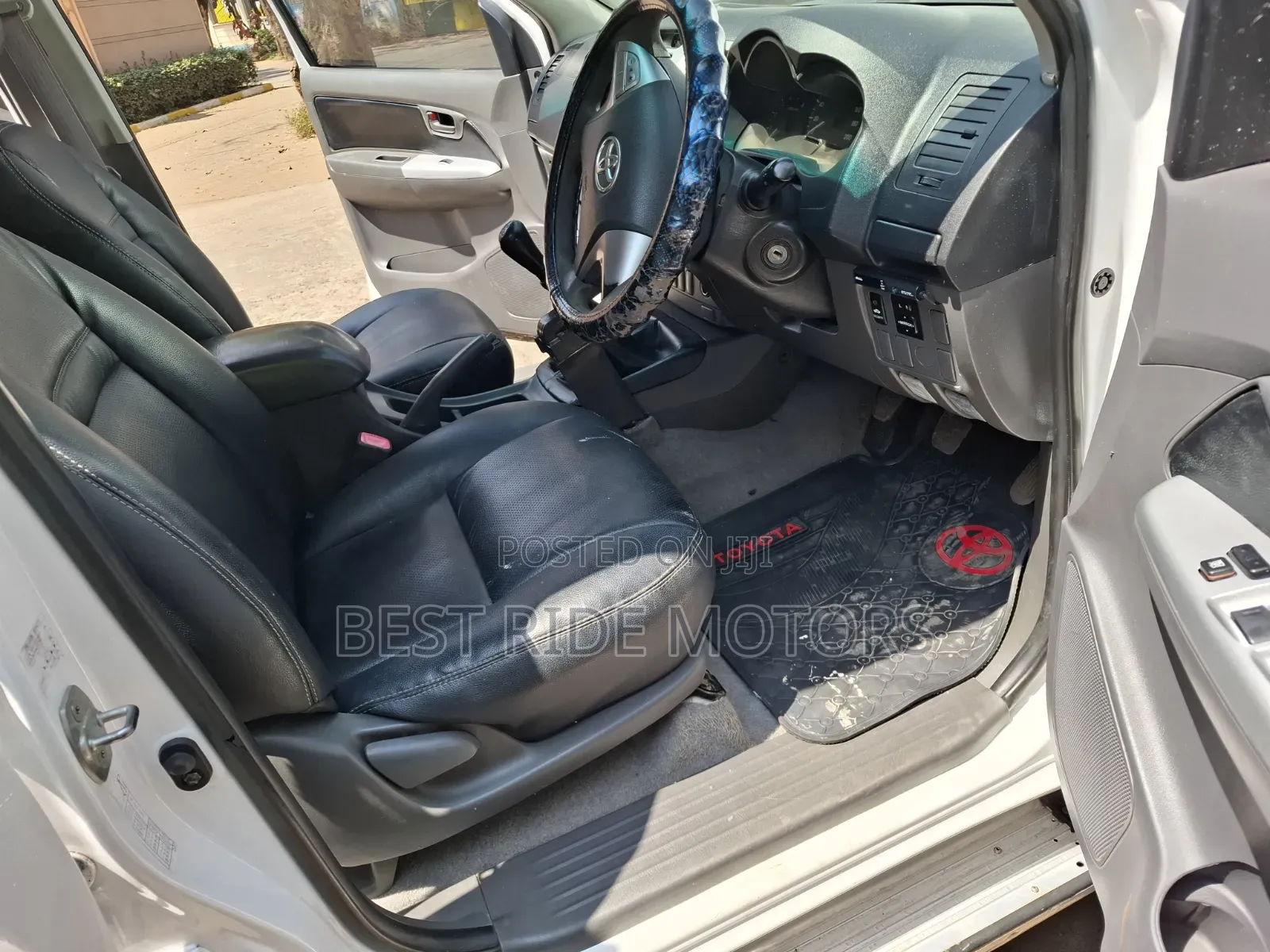 Toyota Hilux 2015 White