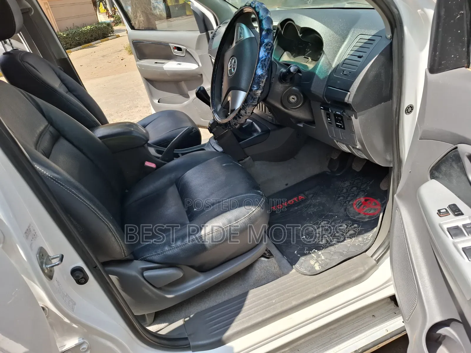 Toyota Hilux 2015 White