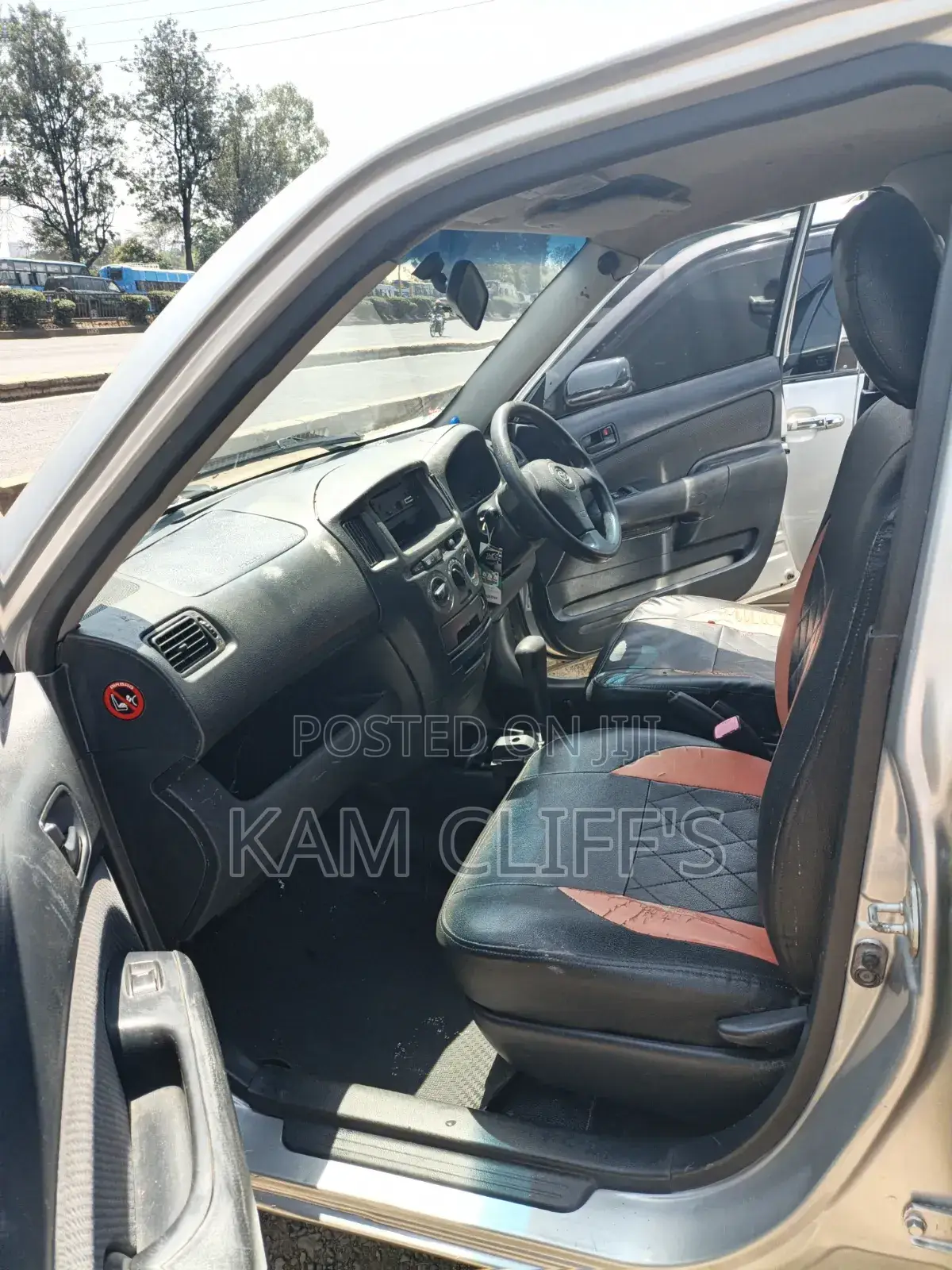 Toyota Succeed 2011 Silver