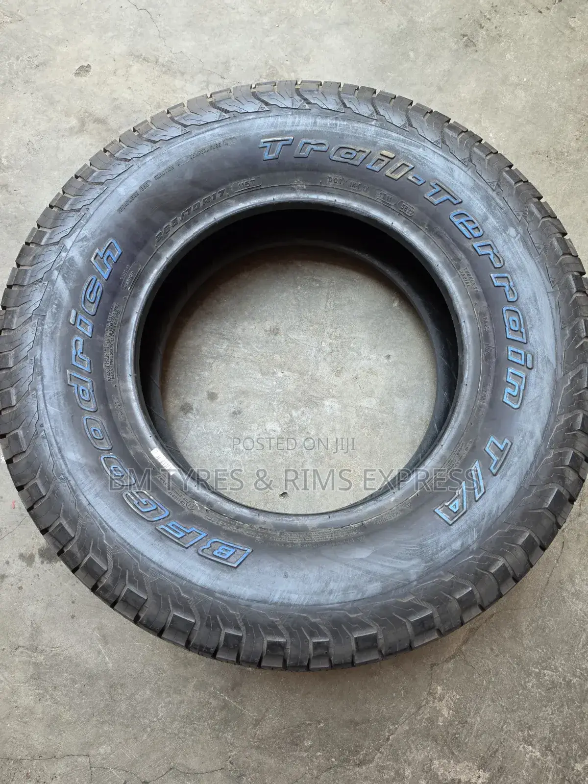 265 /70 R17 Bf Goodrich (Usa) T/A.