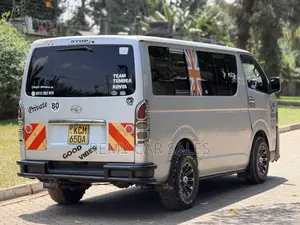 Toyota HiAce 2010 Silver