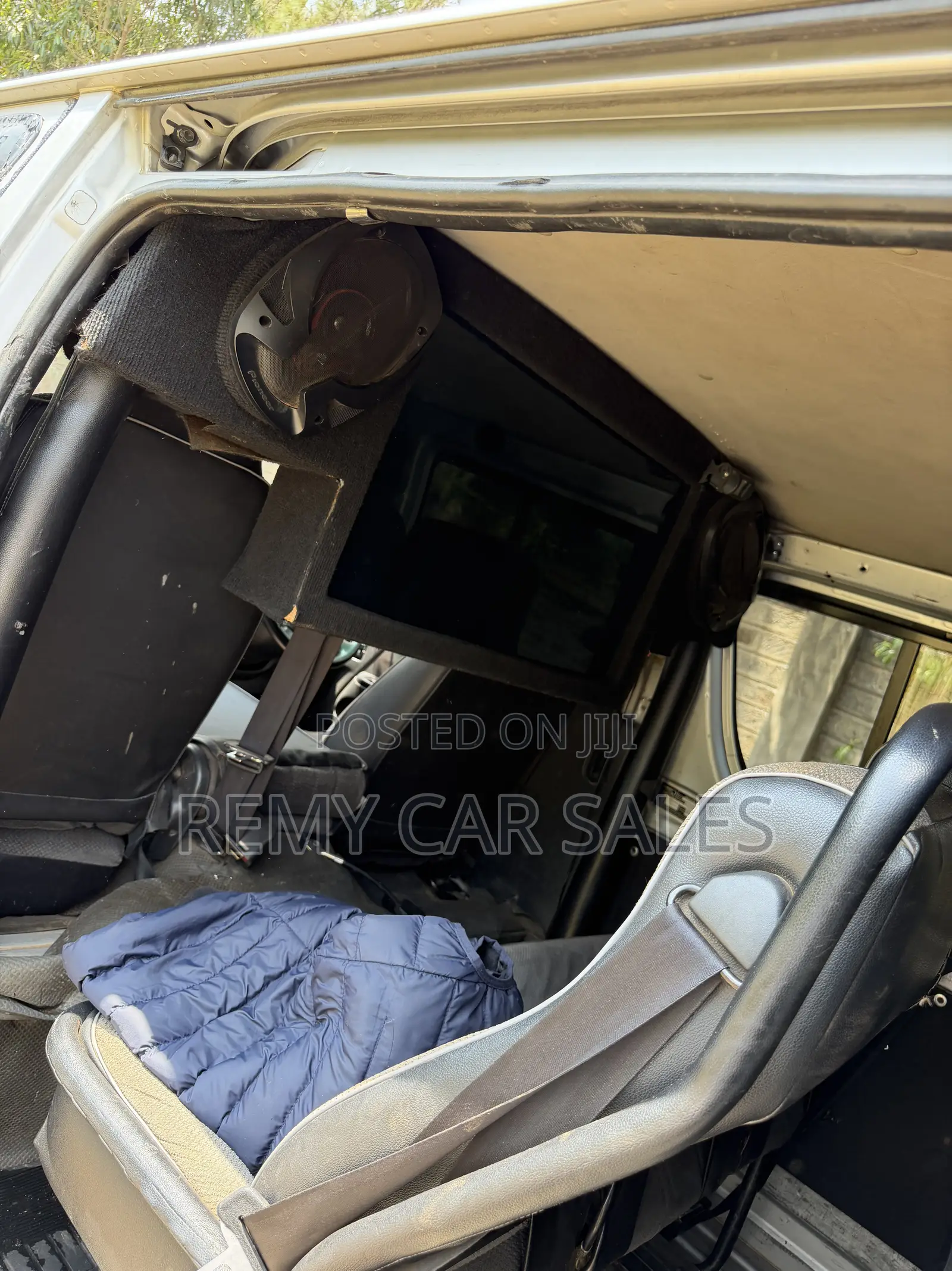 Toyota HiAce 2010 Silver