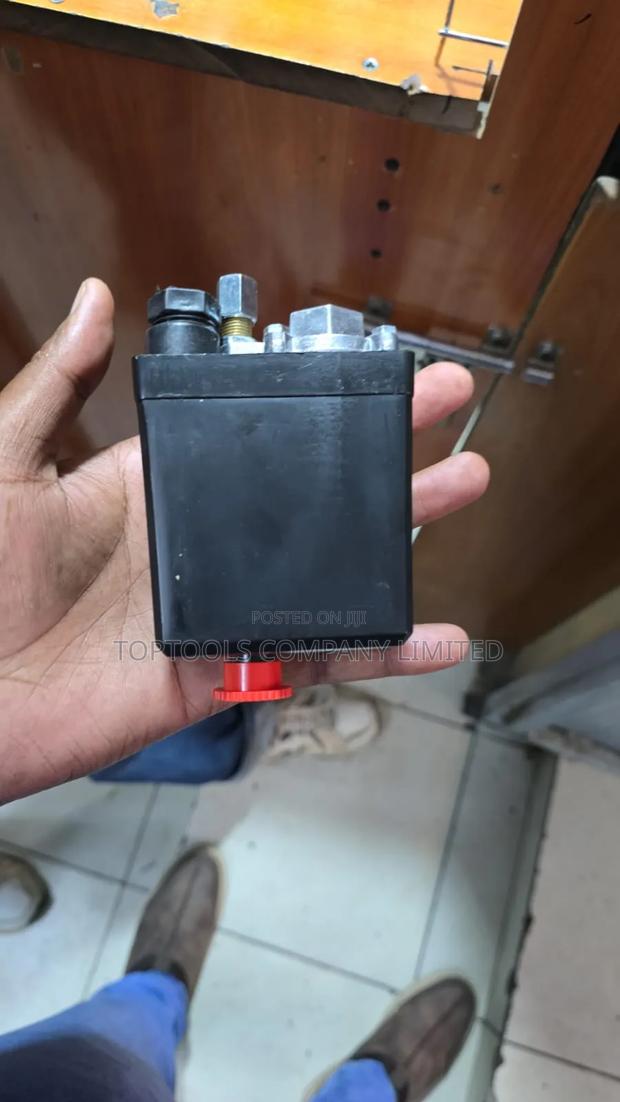 Compressor Head Switch at 1800 - thumbnail 2