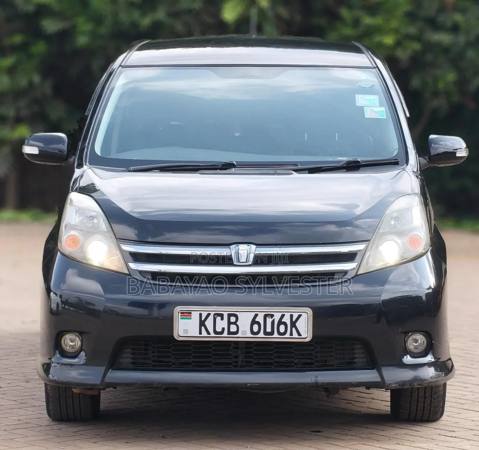 Toyota ISIS 2008 Black